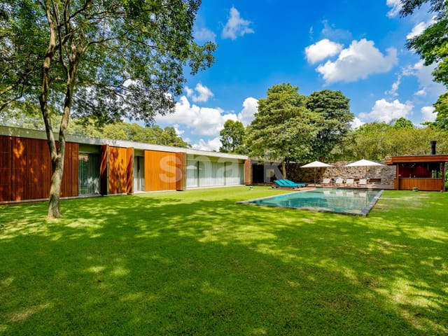 Casa com 3023m² 5 quartos e 6 banheiros, à venda, no bairro Fazenda Boa Vista I em Porto Feliz