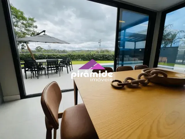 Casa com 568m² 4 quartos e 6 banheiros, à venda, no bairro Condomínio Residencial Monte Carlo em São José dos Campos