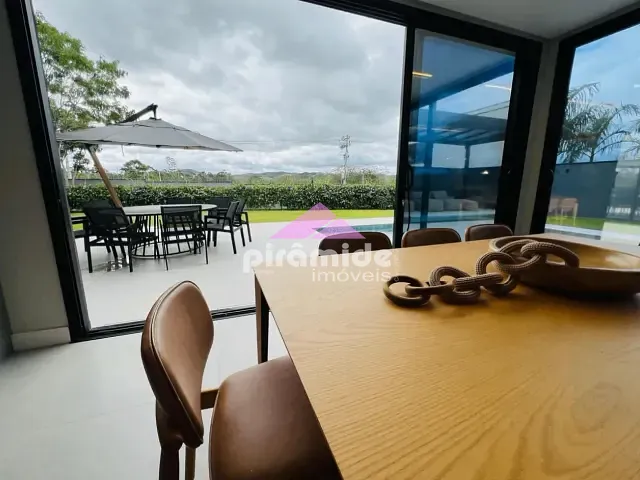 Casa com 568m² 4 quartos e 6 banheiros, à venda, no bairro Condomínio Residencial Monte Carlo em São José dos Campos