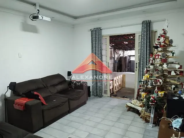 Casa com 125m² 3 quartos e 2 banheiros, à venda, no bairro Jardim Ismênia em São José dos Campos