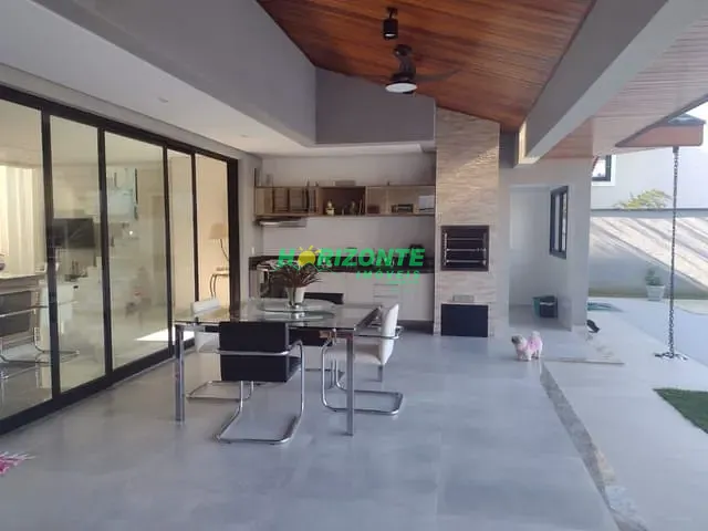 Casa com 451m² 4 quartos e 6 banheiros, à venda, no bairro Urbanova em São José dos Campos