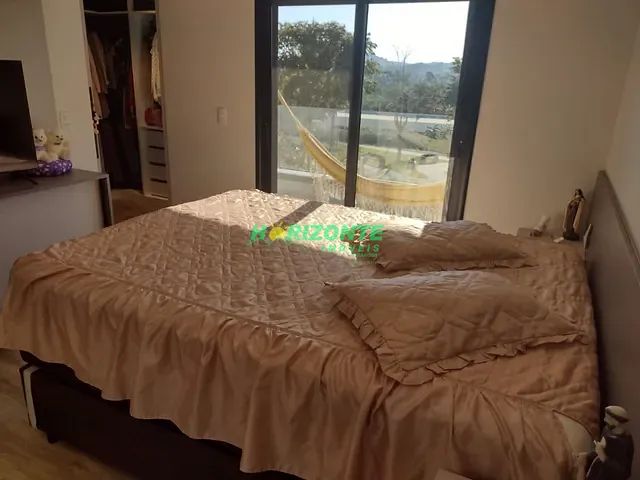 Casa com 451m² 4 quartos e 6 banheiros, à venda, no bairro Urbanova em São José dos Campos