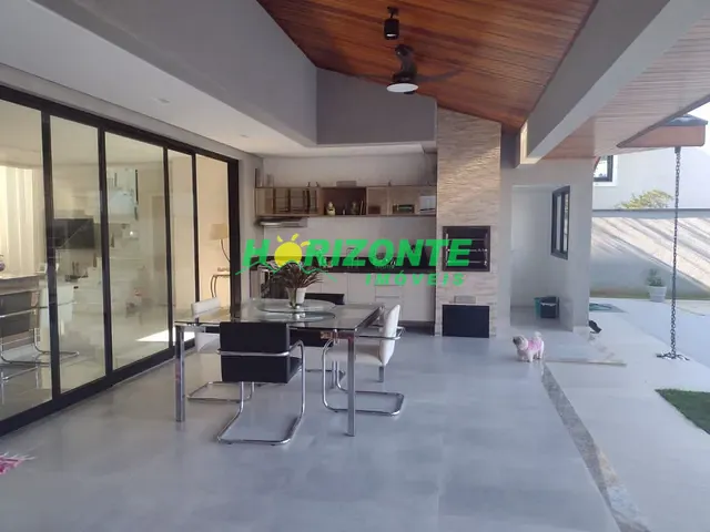 Casa com 451m² 4 quartos e 6 banheiros, à venda, no bairro Urbanova em São José dos Campos