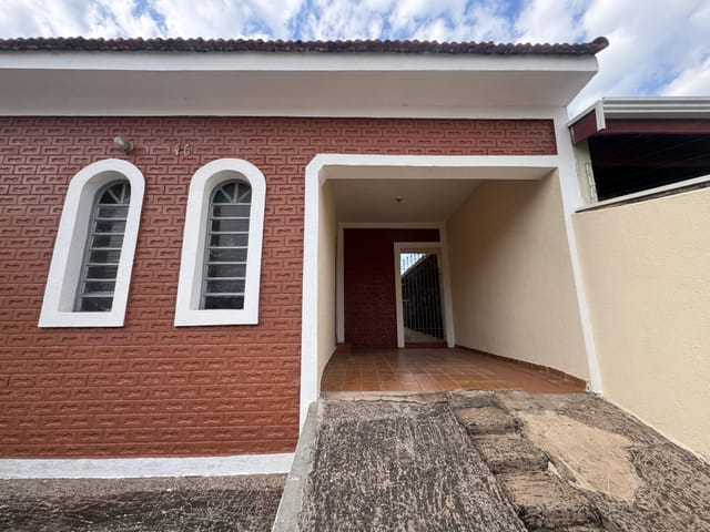 Casa 3 quartos e 1 banheiro, para alugar, no bairro Parque Dom Pedro II em Campinas