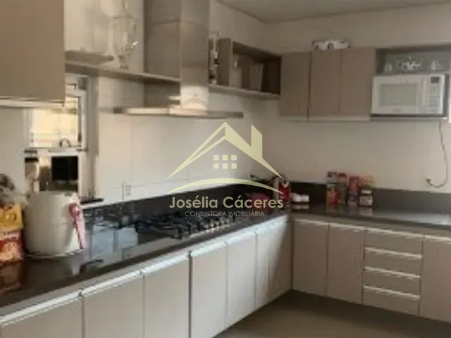 Casa 4 quartos e 6 banheiros, à venda, no bairro Jardim Itália em Cuiabá