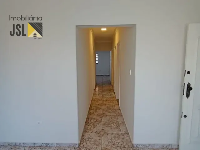 Casa com 300m² 3 quartos e 2 banheiros, à venda, no bairro Parque Residencial Maria Elmira em Caçapava