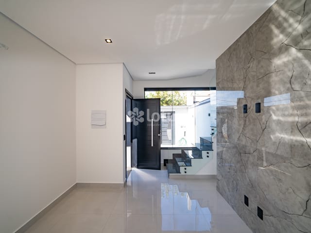 Casa com 150m² 3 quartos e 4 banheiros, à venda, no bairro Villas do Jaguari em Santana de Parnaíba