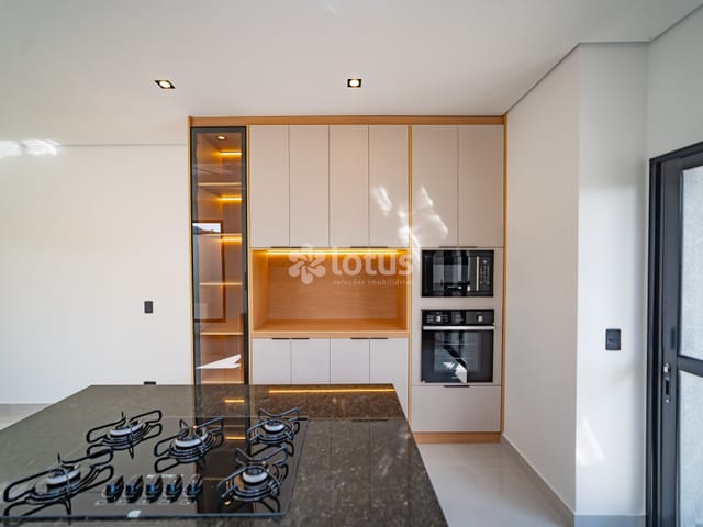 Casa com 150m² 3 quartos e 4 banheiros, à venda, no bairro Villas do Jaguari em Santana de Parnaíba
