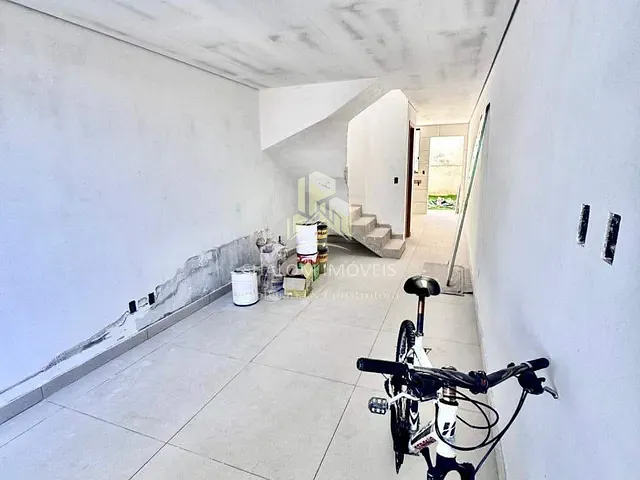 Casa 2 quartos e 3 banheiros, à venda, no bairro Copacabana em Belo Horizonte