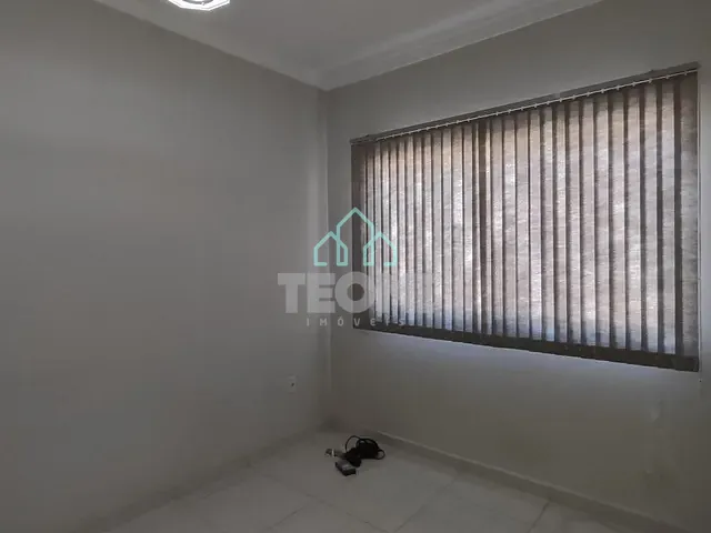 Casa com 260m² 3 quartos e 2 banheiros, à venda ou para alugar, no bairro Campos do Conde Louvre em Tremembé