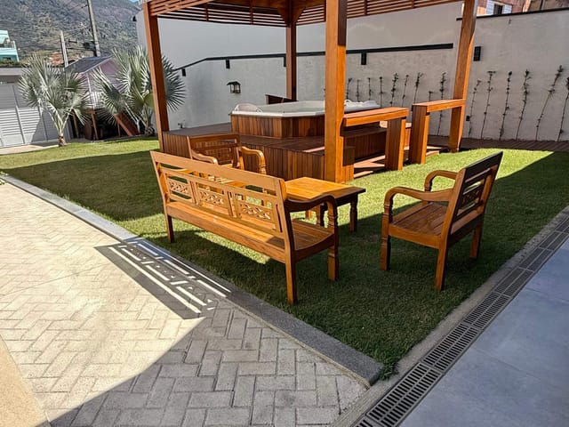 Casa com 450m² 3 quartos e 3 banheiros, à venda, no bairro Extremaville em Extrema