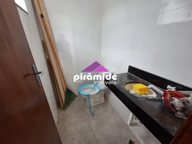 Casa com 120m² 2 quartos e 1 banheiro, à venda, no bairro Massaguaçu em Caraguatatuba