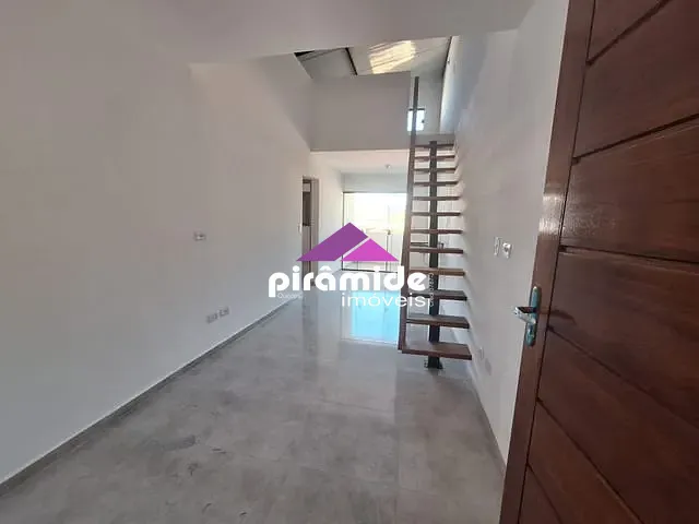 Casa com 47m² 2 quartos e 1 banheiro, à venda, no bairro Massaguaçu em Caraguatatuba