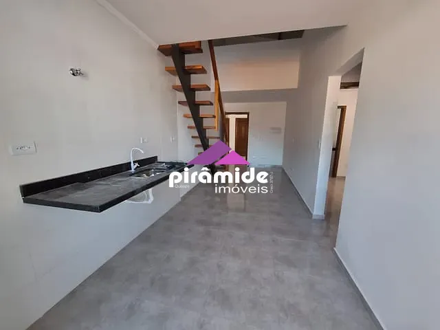 Casa com 47m² 2 quartos e 1 banheiro, à venda, no bairro Massaguaçu em Caraguatatuba