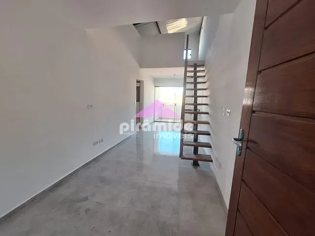 Casa com 47m² 2 quartos e 1 banheiro, à venda, no bairro Massaguaçu em Caraguatatuba