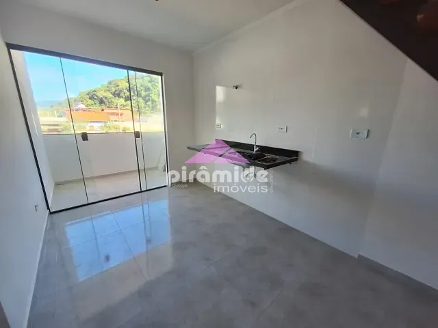 Casa com 47m² 2 quartos e 1 banheiro, à venda, no bairro Massaguaçu em Caraguatatuba