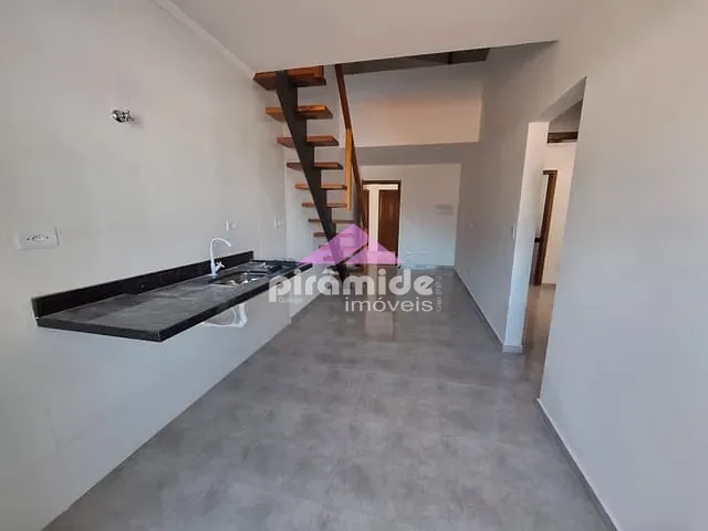 Casa com 47m² 2 quartos e 1 banheiro, à venda, no bairro Massaguaçu em Caraguatatuba