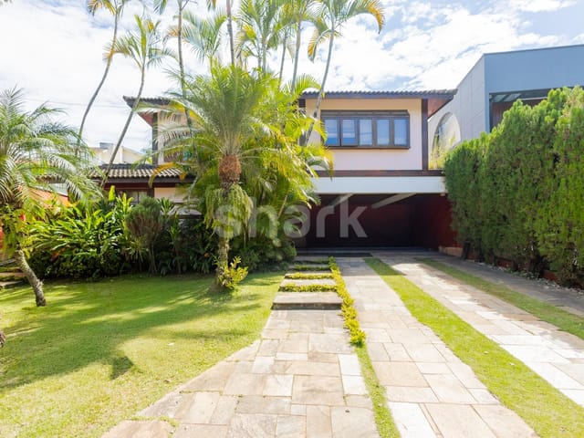 Casa com 520m² 4 quartos e 6 banheiros, à venda, no bairro Alphaville em Santana de Parnaíba