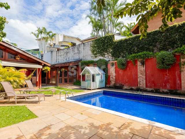 Casa com 520m² 4 quartos e 6 banheiros, à venda, no bairro Alphaville em Santana de Parnaíba