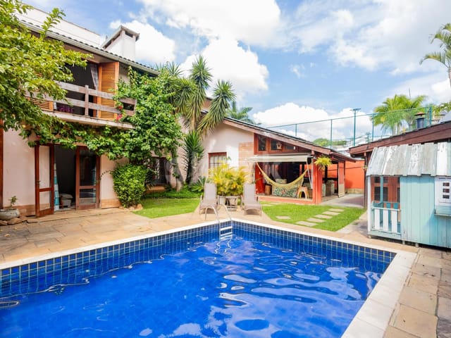 Casa com 520m² 4 quartos e 6 banheiros, à venda, no bairro Alphaville em Santana de Parnaíba