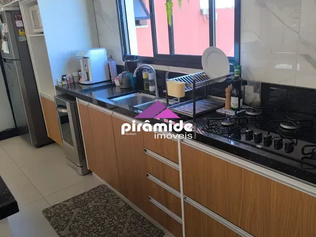 Casa com 405m² 4 quartos e 4 banheiros, à venda, no bairro Loteamento Verana em São José dos Campos