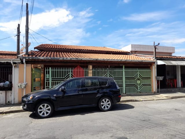 Casa com 450m², à venda, no bairro Jardim Gurilândia em Taubaté