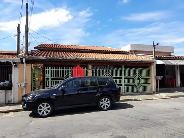 Casa com 450m², à venda, no bairro Jardim Gurilândia em Taubaté