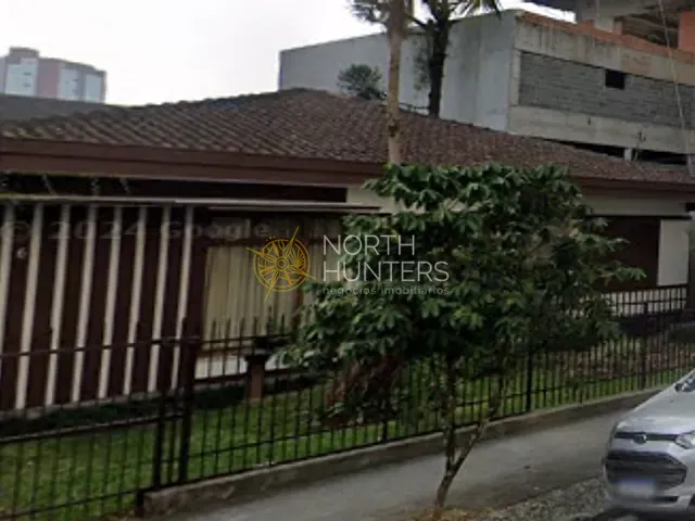 Casa com 160m² 3 quartos e 3 banheiros, à venda, no bairro Centro em Joinville