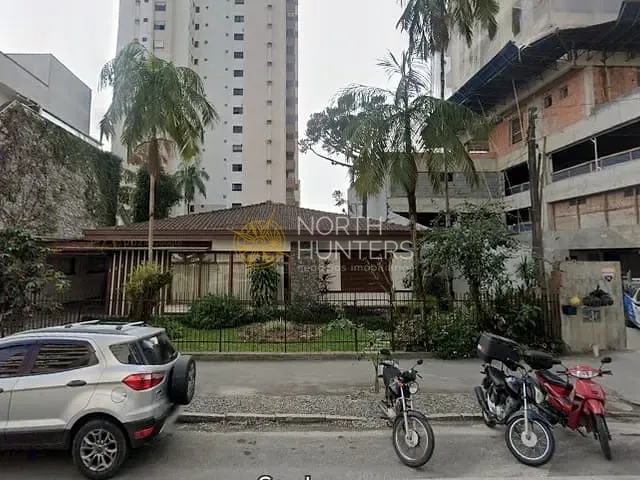 Casa com 160m² 3 quartos e 3 banheiros, à venda, no bairro Centro em Joinville