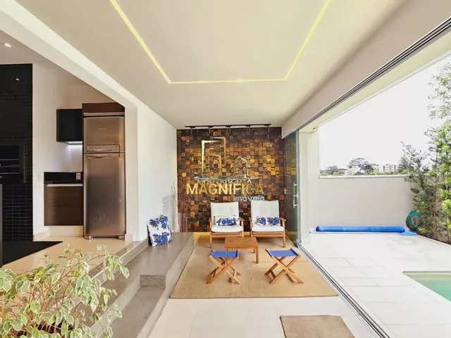 Casa 3 quartos e 5 banheiros, à venda, no bairro Santa Quitéria em Curitiba