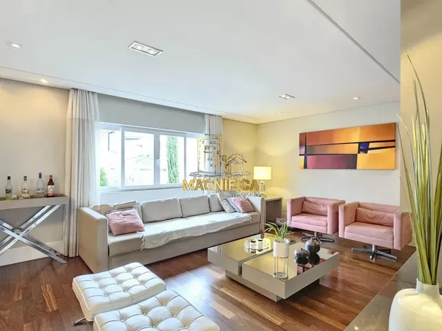 Casa 3 quartos e 5 banheiros, à venda, no bairro Santa Quitéria em Curitiba