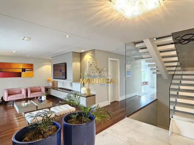 Casa 3 quartos e 5 banheiros, à venda, no bairro Santa Quitéria em Curitiba