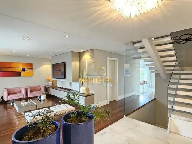 Casa 3 quartos e 4 banheiros, à venda, no bairro Santa Quitéria em Curitiba