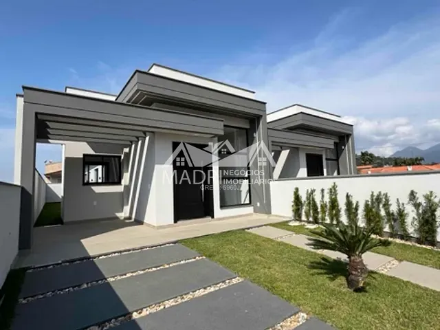 Casa 3 quartos e 3 banheiros, à venda, no bairro Alto Aririú em Palhoça