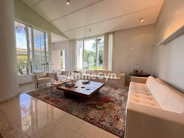 Casa com 1250m² 4 quartos e 7 banheiros, à venda, no bairro Residencial Aldeia do Vale em Goiânia