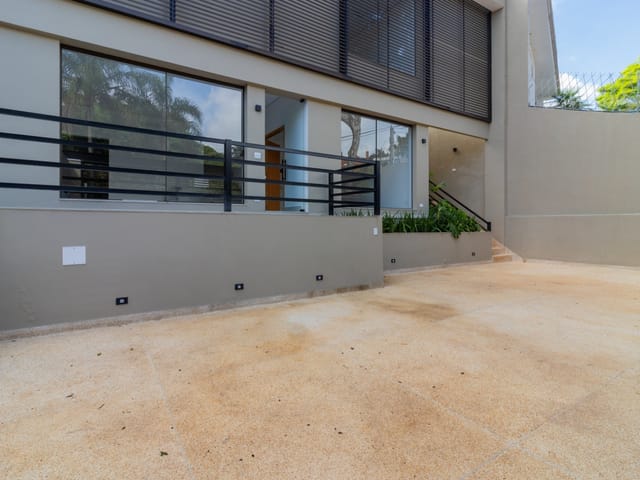 Casa com 650m² 5 quartos e 7 banheiros, à venda, no bairro Jardim Guedala em São Paulo