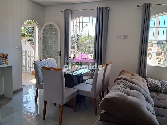 Casa com 250m² 3 quartos e 3 banheiros, à venda, no bairro Jardim das Indústrias em São José dos Campos