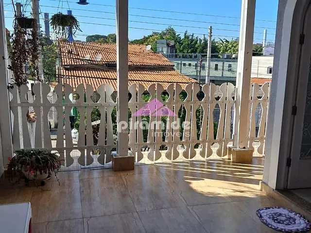 Casa com 250m² 3 quartos e 3 banheiros, à venda, no bairro Jardim das Indústrias em São José dos Campos