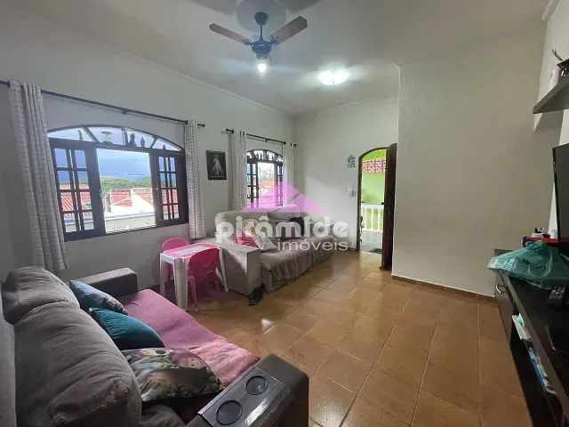 Casa com 256m² 3 quartos e 2 banheiros, à venda, no bairro Jardim Uirá em São José dos Campos