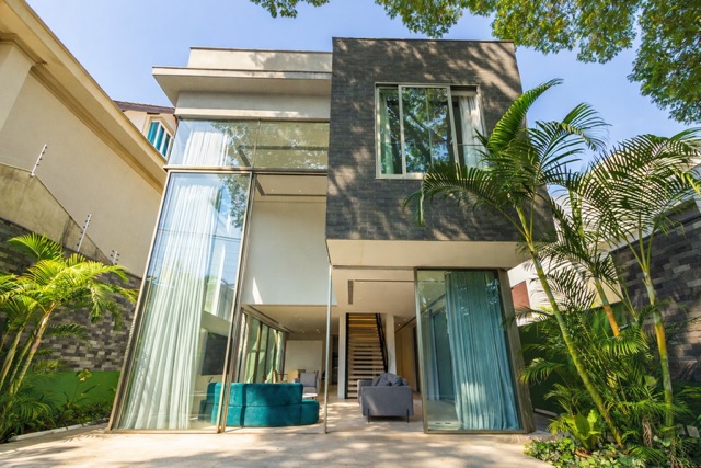 Casa com 849m² 4 quartos e 5 banheiros, à venda ou para alugar, no bairro Moema em São Paulo