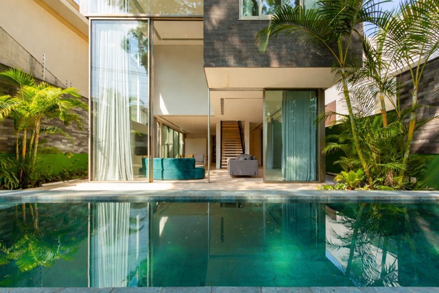 Casa com 849m² 4 quartos e 5 banheiros, à venda ou para alugar, no bairro Moema em São Paulo