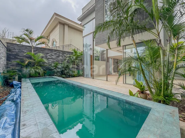 Casa com 849m² 4 quartos e 6 banheiros, à venda ou para alugar, no bairro Moema em São Paulo