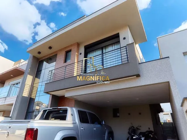 Casa 3 quartos e 8 banheiros, à venda, no bairro Santa Quitéria em Curitiba