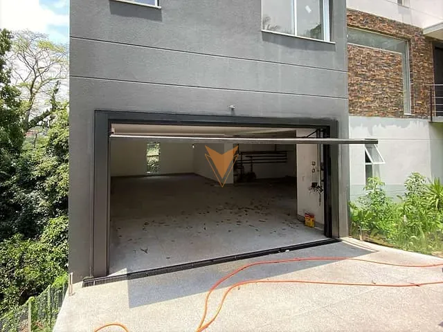Casa com 1988m² 4 quartos e 4 banheiros, à venda, no bairro Chácara dos Lagos em Carapicuíba