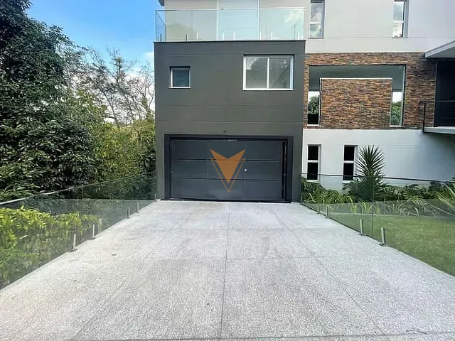 Casa com 1988m² 4 quartos e 4 banheiros, à venda, no bairro Chácara dos Lagos em Carapicuíba