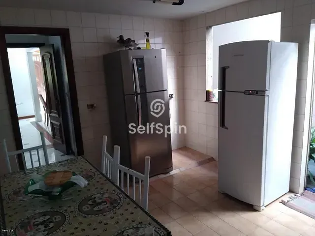 Casa com 200m² 5 quartos e 3 banheiros, para alugar, no bairro Icaraí em Niterói