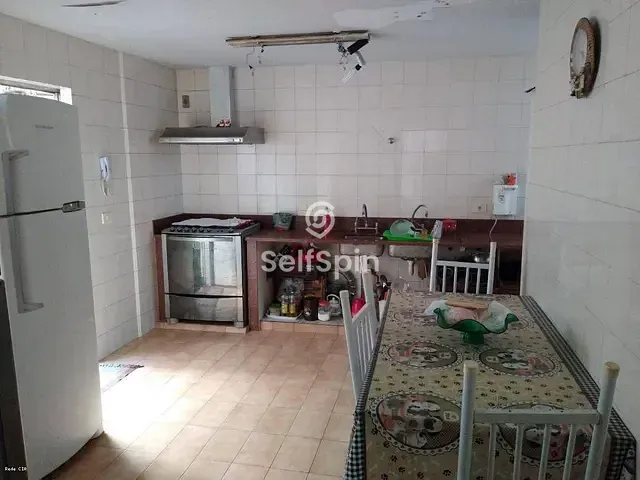 Casa com 200m² 5 quartos e 3 banheiros, para alugar, no bairro Icaraí em Niterói