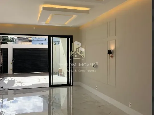 Casa 3 quartos e 4 banheiros, à venda, no bairro Praia do Morro em Guarapari