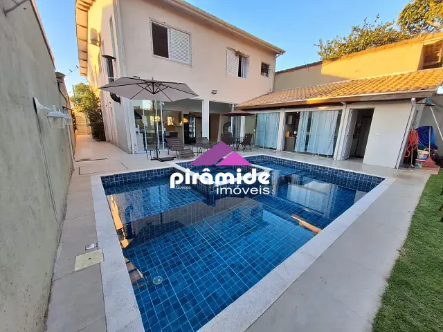 Casa com 360m² 5 quartos e 3 banheiros, à venda, no bairro Jardim Britânia em Caraguatatuba