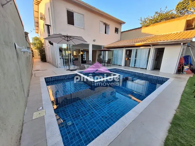 Casa com 360m² 5 quartos e 3 banheiros, à venda, no bairro Jardim Britânia em Caraguatatuba